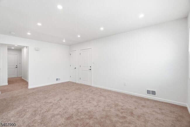 Foto del edificio - 114 Grove St