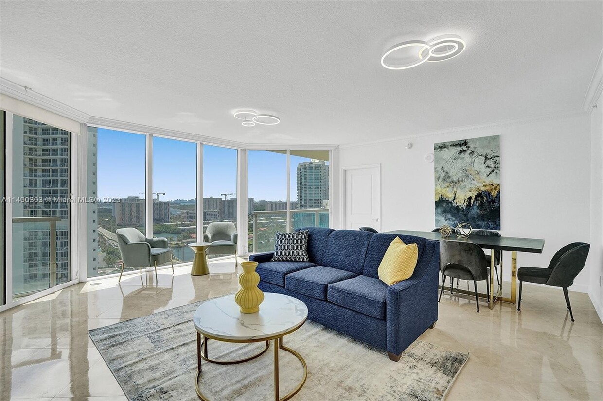 Foto principal - 16699 Collins Ave