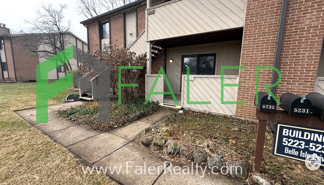 Foto del edificio - Ground Floor Condo Available Now!