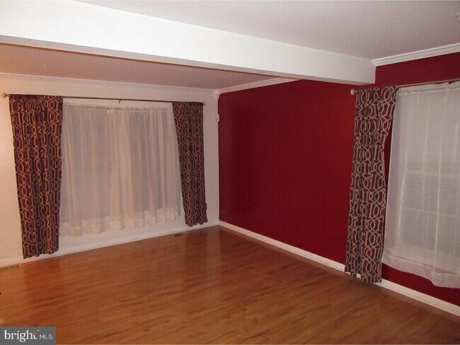 Building Photo - 1 E Christina Pl