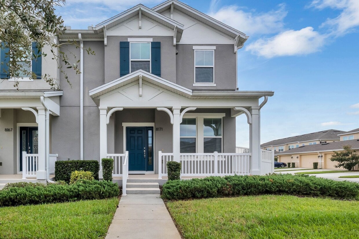 4/3/2 Corner Townhome with Huge Private Fe... - 4/3/2 Corner Townhome with Huge Private Fe...