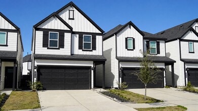 Building Photo - 2913 Crown Gate Dr
