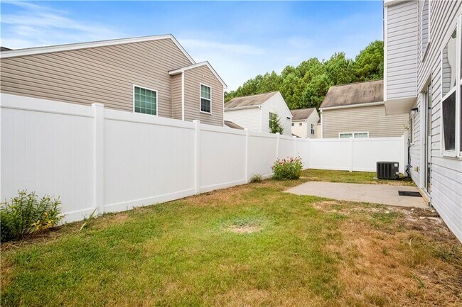 Building Photo - 252 Hiawassee Dr