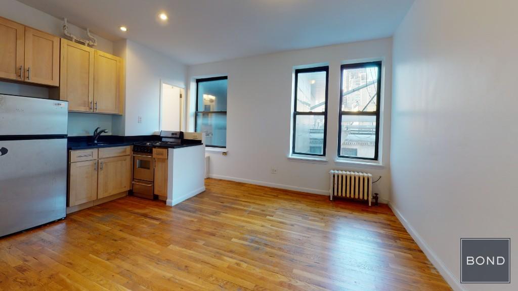 Primary Photo - 307 East 77 Street
