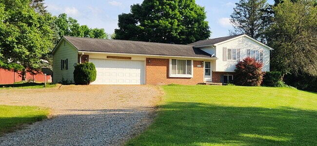 Front Yard - 3822 Innisfree Rd