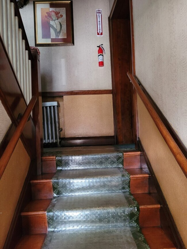 Foto del edificio - 1306 W 92nd St