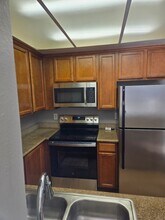 Building Photo - 432 Edgehill Ln