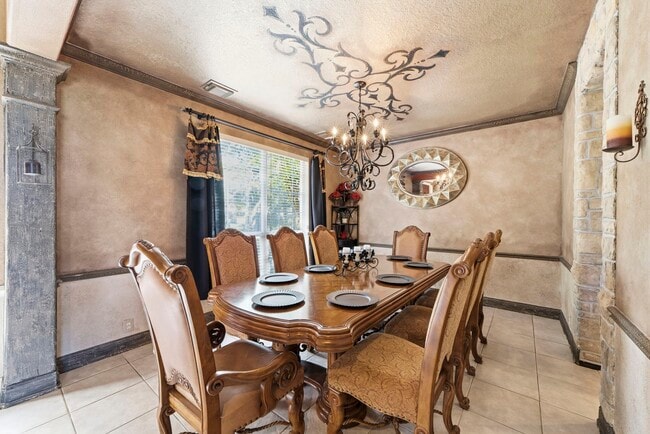 Building Photo - 11823 Canyon Mills Dr