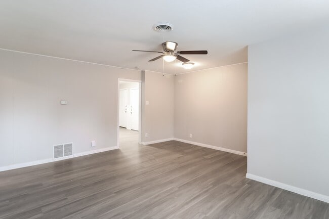 Building Photo - 904 Forrestal Drive