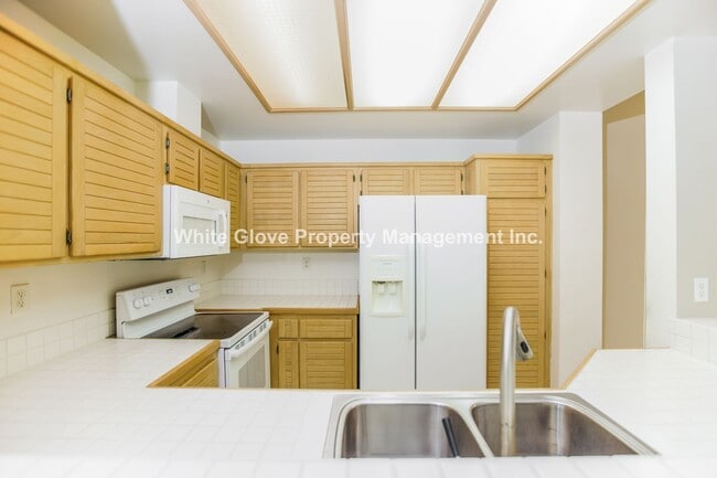 Photo - 2 Bedroom Townhome in Gated Irvine Community