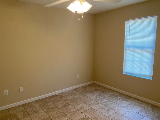 Building Photo - 2643 Tanglewood Trail W