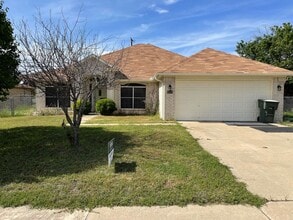 Building Photo - 4507 Twin Oaks Cir