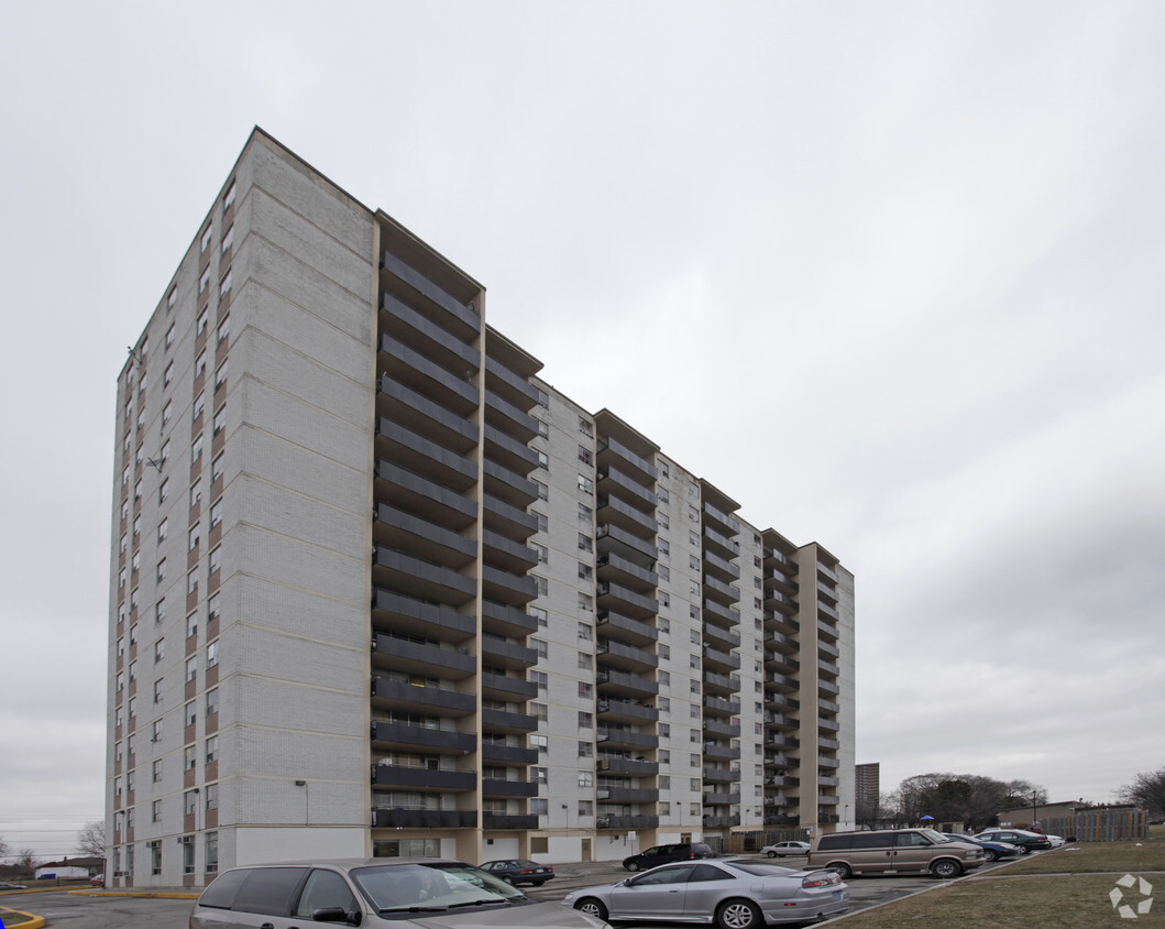 Building Photo - Sandalwood Towers