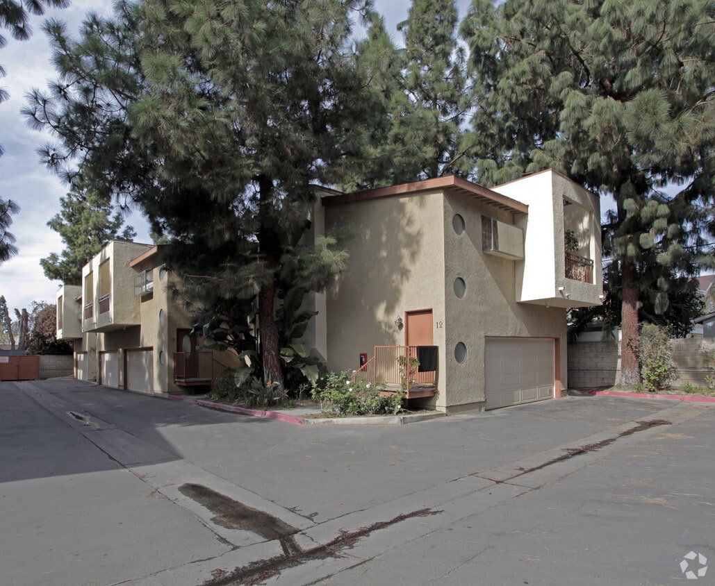 Primary Photo - 13871 Shady Ln
