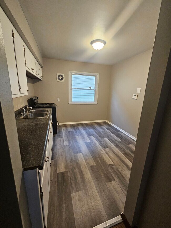 Building Photo - 4344-4346 N 88th St - Duplex