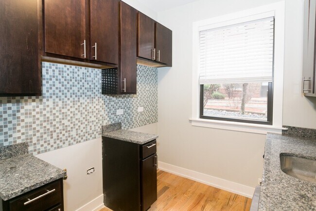 Foto del edificio - 2737 N Mildred Ave