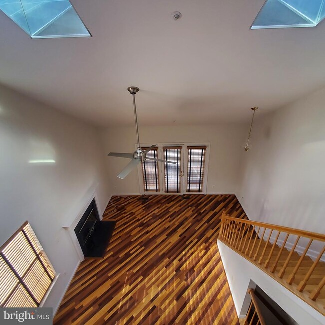Building Photo - 16211 Ellipse Terrace