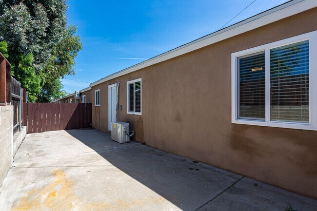 Foto del edificio - Renovated 2x1 in the Heart of El Cajon wit...