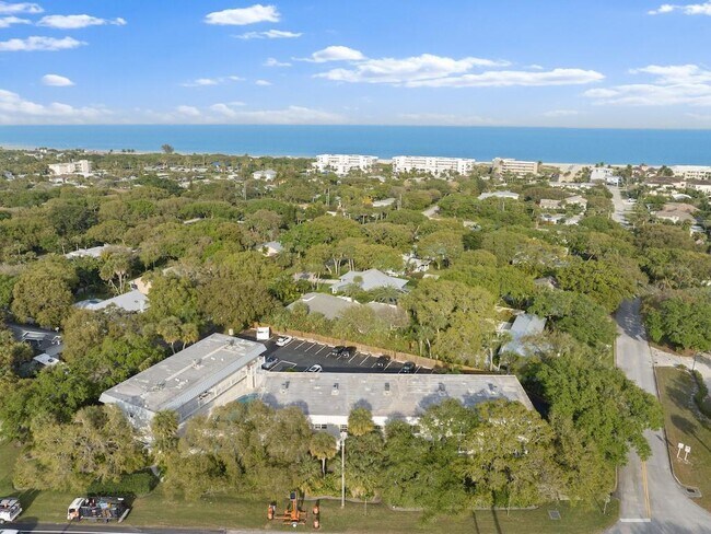 Foto del edificio - 900 Jasmine Ln