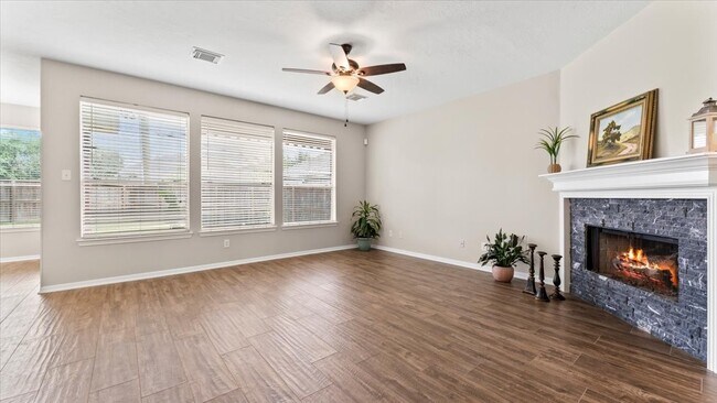 Foto del edificio - 9722 Therrell Dr