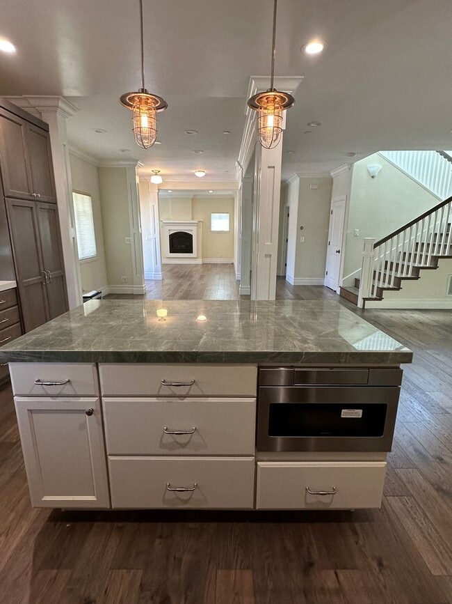 Building Photo - Beautiful spacious home, across from a sma...