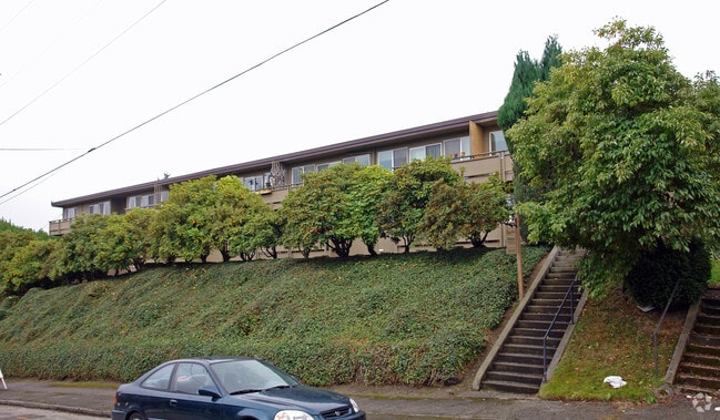 Queen Anne Terrace Apartments - Queen Anne Terrace