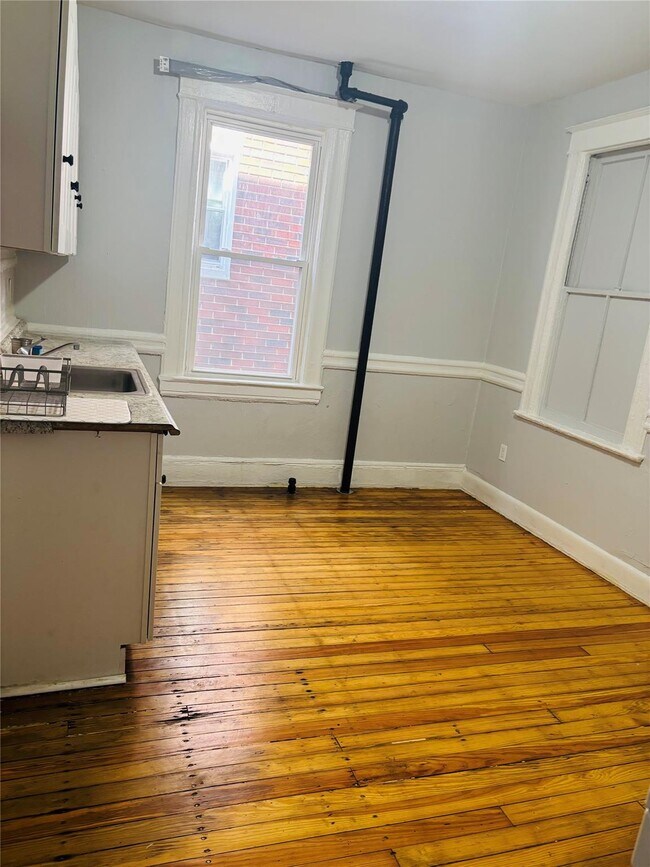 Building Photo - 50 Van Cortlandt Park Ave