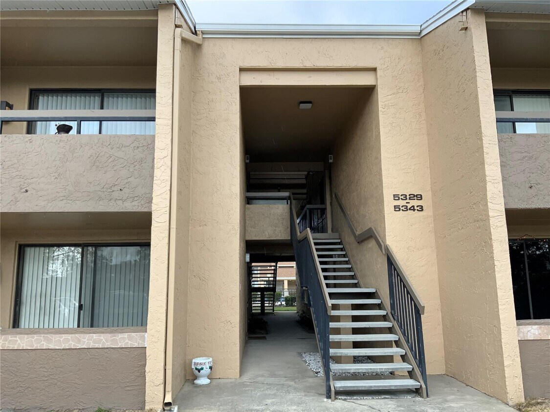 Primary Photo - 5333 Vineland Rd