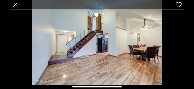 Foto del edificio - 551 Sand Creek Rd