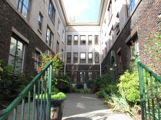 Building Photo - Capitola Apartments