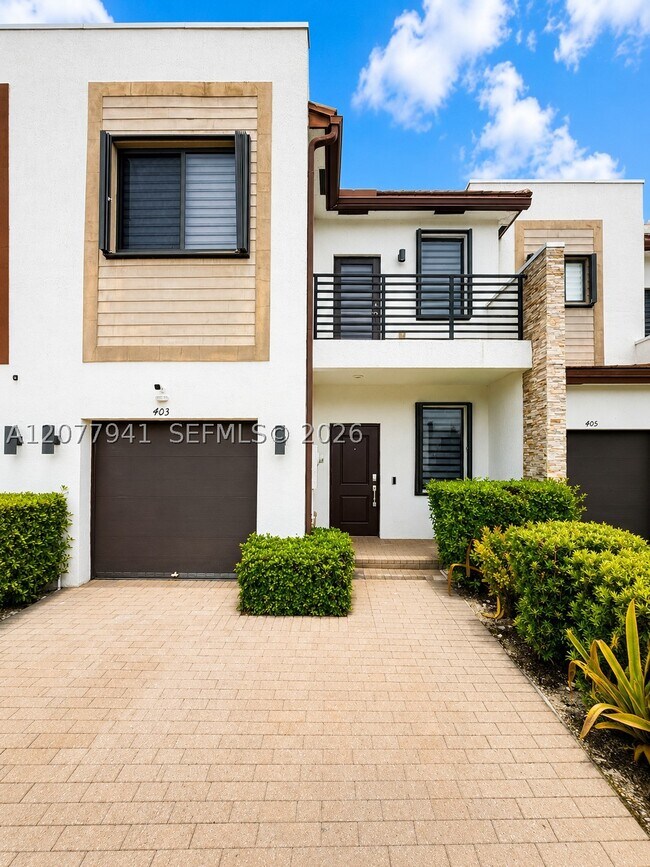 Foto del edificio - 403 NE 208th Terrace