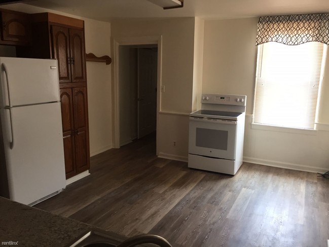 Foto del edificio - 1 br, 1 bath Apartment - 2722 Sarah St