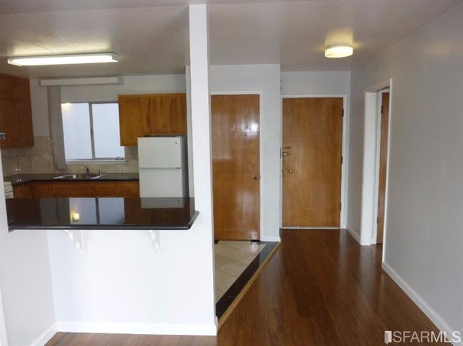 Foto del edificio - 2144 Grove St