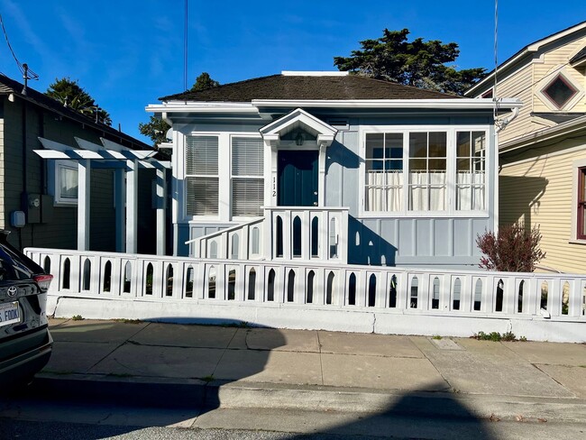 Foto del edificio - Charming 2 bedroom home in Pacific Grove!