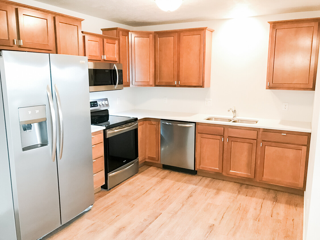 Primary Photo - 1355 Holton Dr