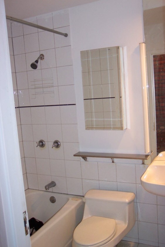 Building Photo - 129 Mulberry St