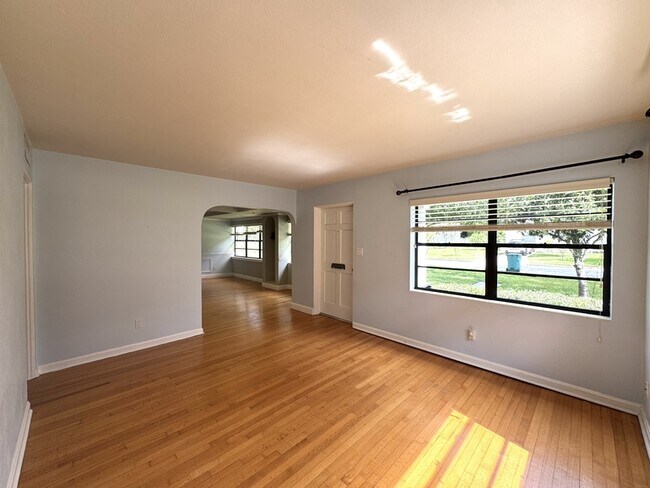 Foto del edificio - 322 E Jersey St