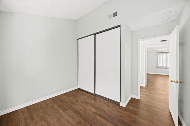 Foto del edificio - 1040 S Garfield Ave