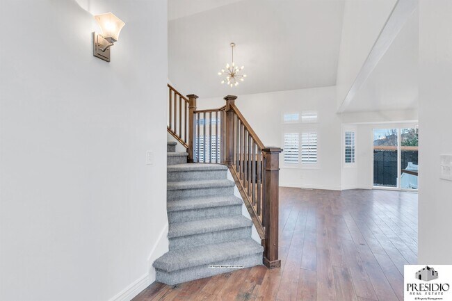 Foto del edificio - 727 Sandhill Dr