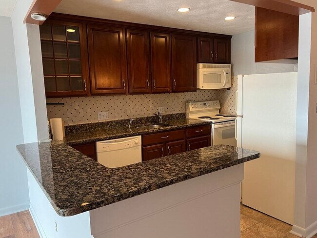 Building Photo - 300 Governors Dr