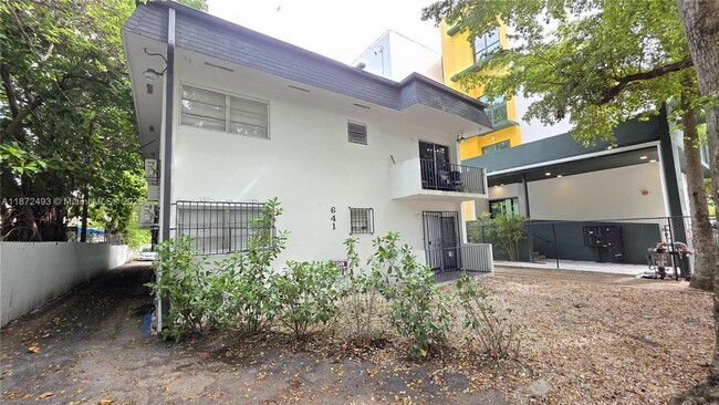 Foto del edificio - 641 NW 2nd St
