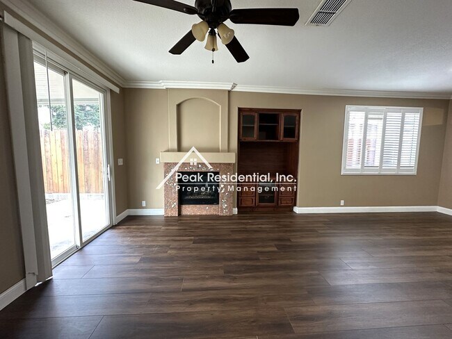 Building Photo - Wonderful 3bd/2ba Antelope Home with 2 Car...
