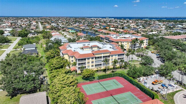 Foto del edificio - 255 West End Dr