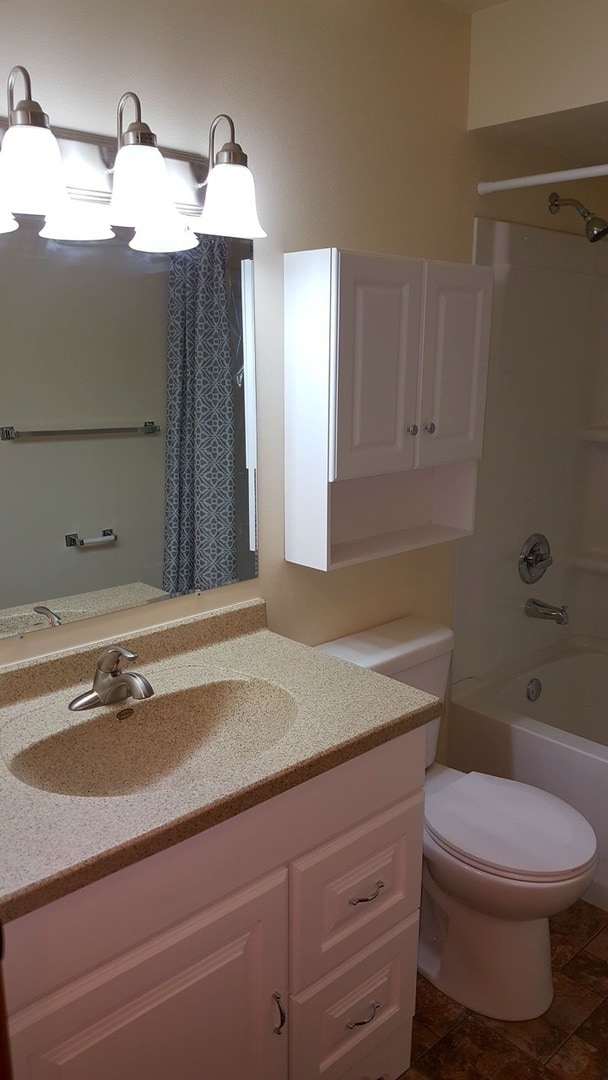 Interior Photo - Marshfield Columns