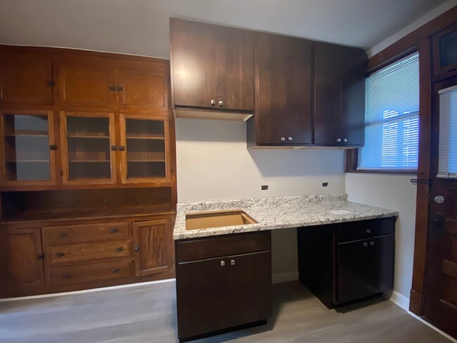 Foto del edificio - 2607 N Kostner Ave