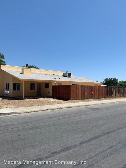Foto del edificio - 3 br, 2 bath House - 685 South Coalinga