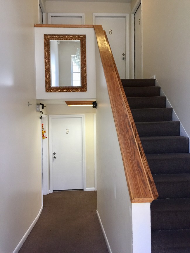 Interior Hallway - 19207 Legislative Rd