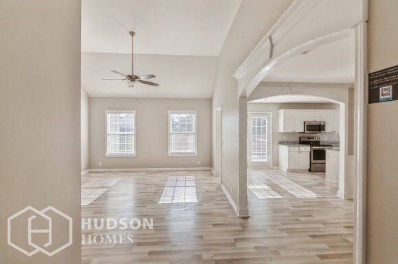 Building Photo - NOW AVAILABLE! - 3405 Leslie Ln, Murfreesb...