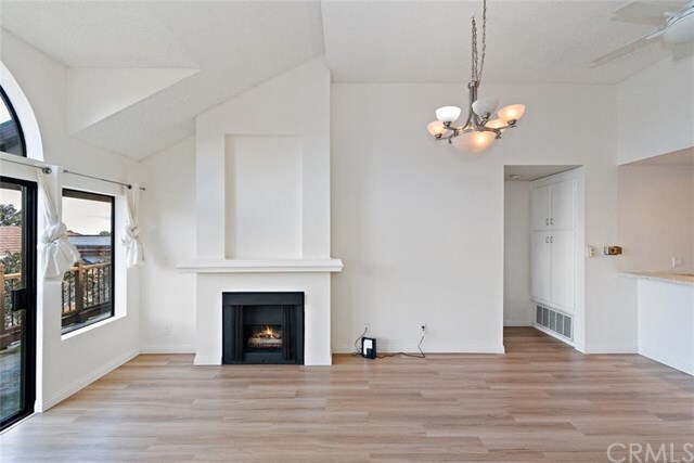 Building Photo - 2563 Plaza del Amo Plz