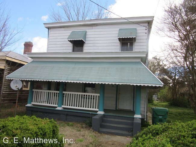 Building Photo - 15 Elm St